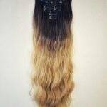 Ombre vasalható I. osztályú csatos, hullámos 55cm szintetikus haj (17)